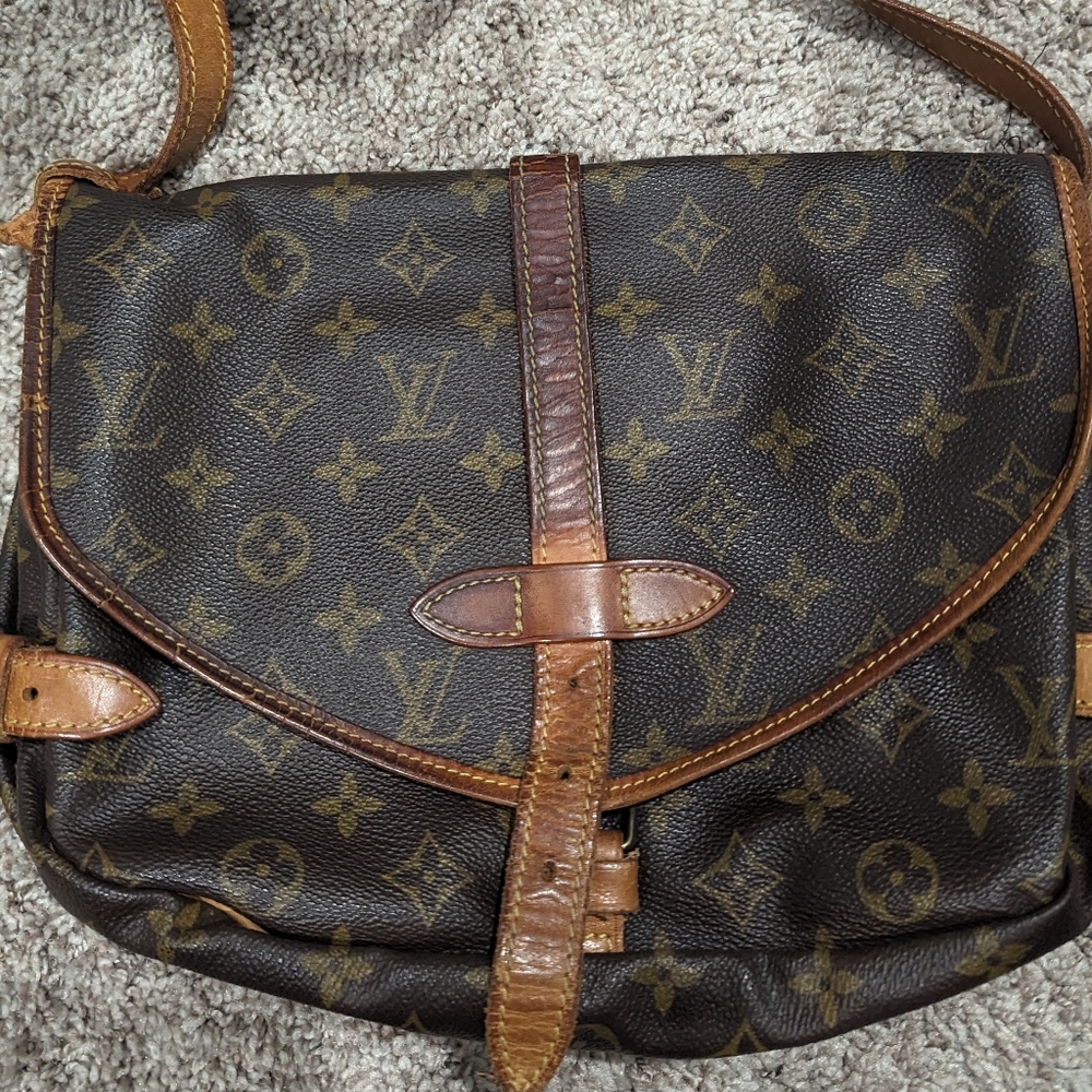 Louis Vuitton Saumur